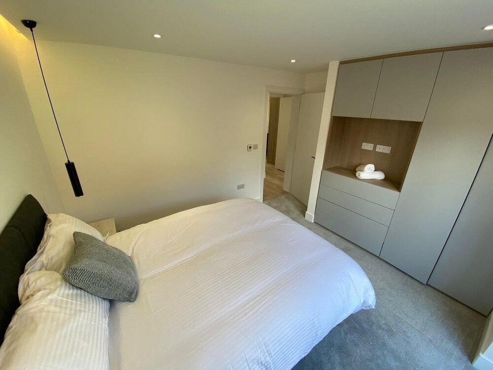 Фото Modern 2 Bedroom 2 Bathroom flat