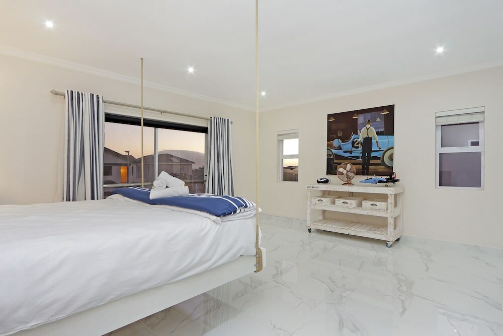 Фото Bayford House