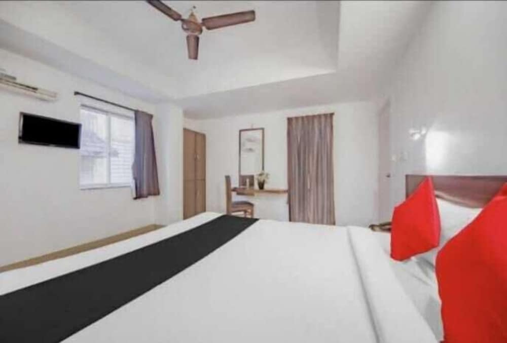 Фото Hotel Jothimani