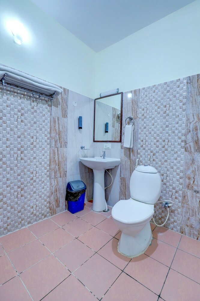 Фото Ezzenza Royal Garden Brindavan Resort