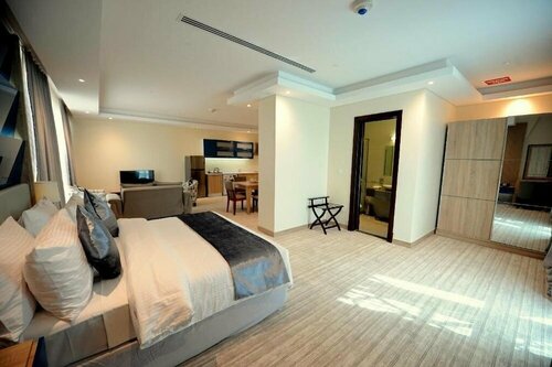 Гостиница Almansour Suites Hotel Doha в Дохе