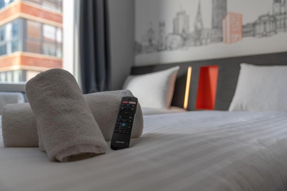 Фото EasyHotel Cardiff