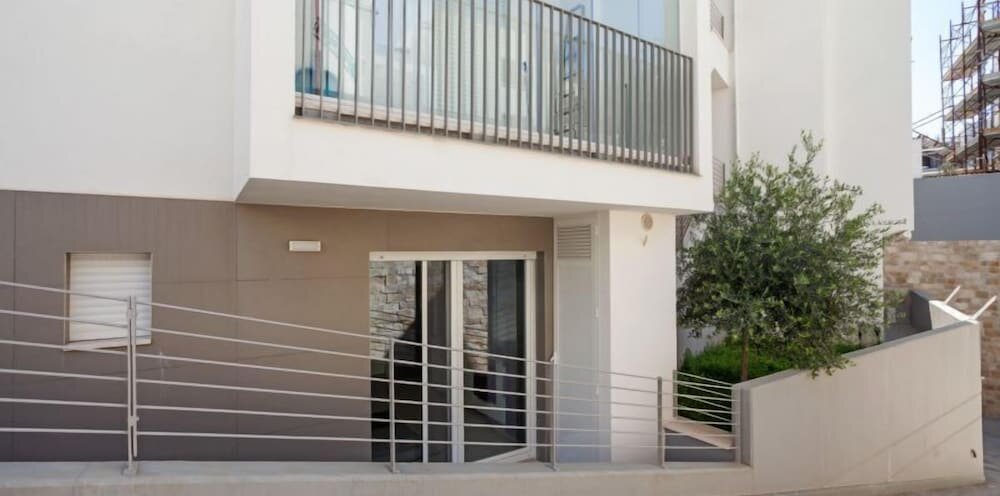 Short-term housing rental Tra mare e centro! nuovo appartamento x4 con parking, Apulia, photo