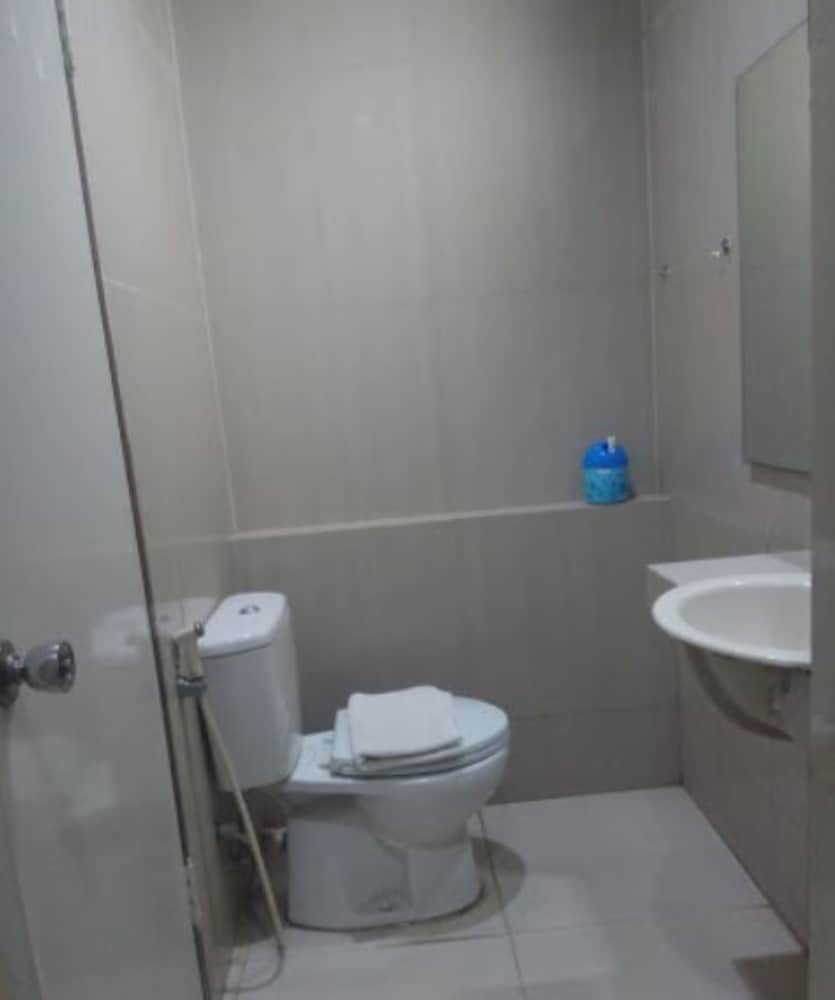 Фото Soerabaja Place Guest House