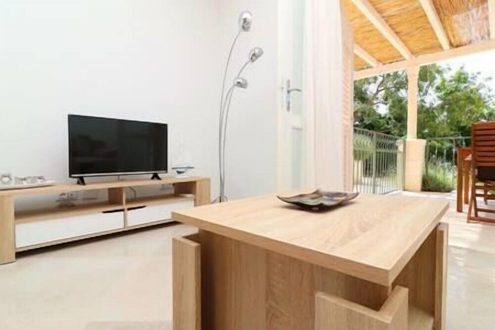 Фото Apartments Seafront Silence