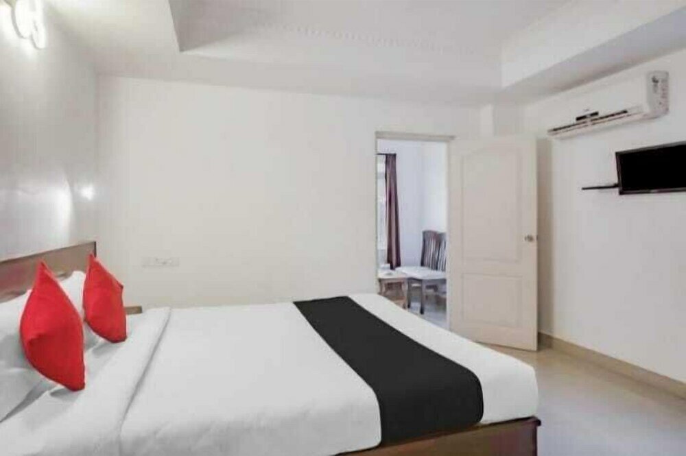 Фото Hotel Jothimani