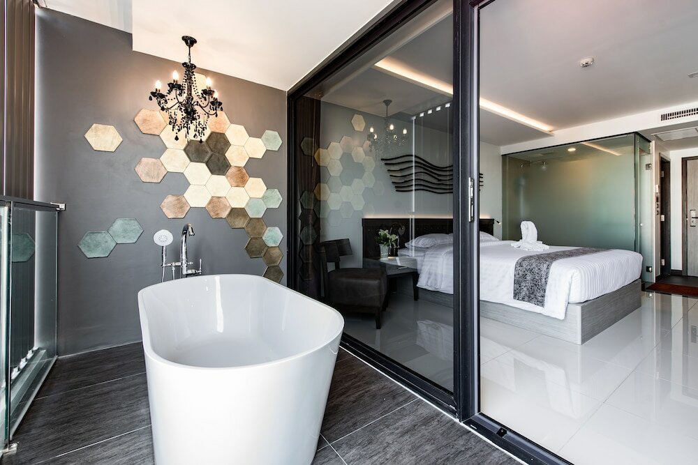 Фото Blackwoods Hotel Pattaya