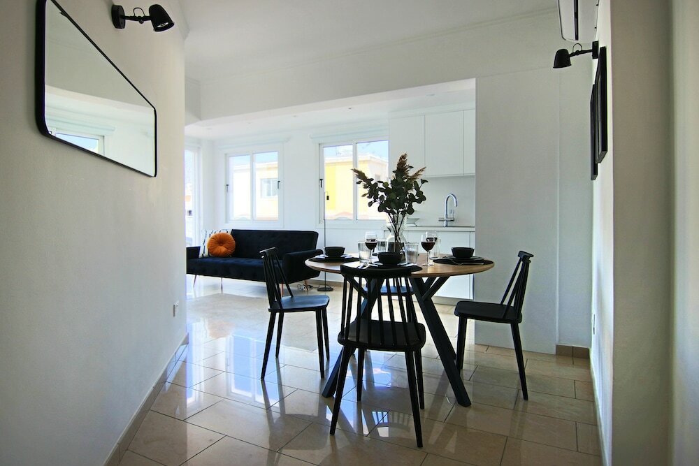 Фото Phaedrus Living: Seaside Modern Flat Lighthouse 63