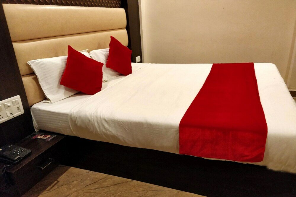 Фото Goroomgo Samrat Lucknow