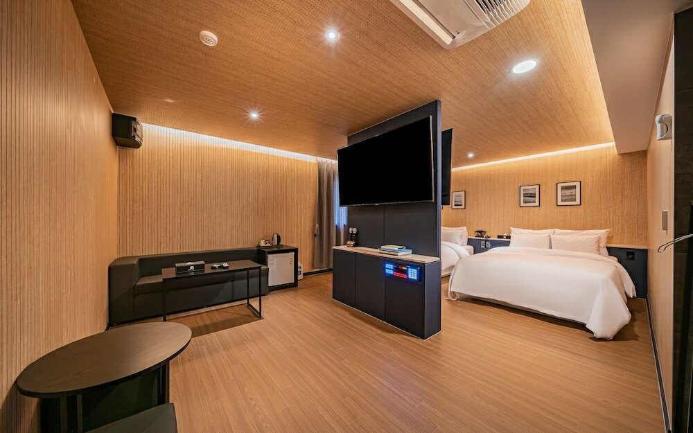 Фото Suwon Yeongtong Just Sleep Hotel