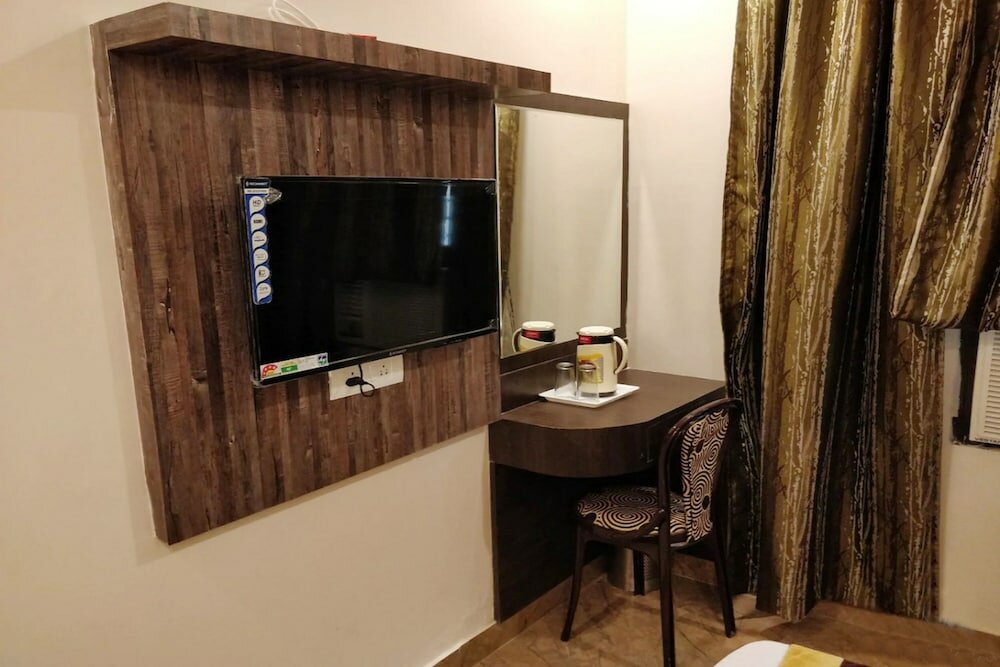 Фото Goroomgo Samrat Lucknow