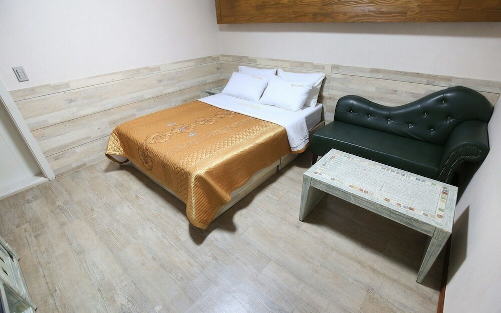 Фото Daejeon Yongjeon Some