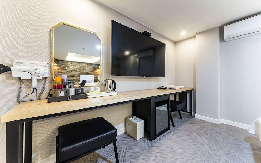 Фото Suwon City Hall Station Dean