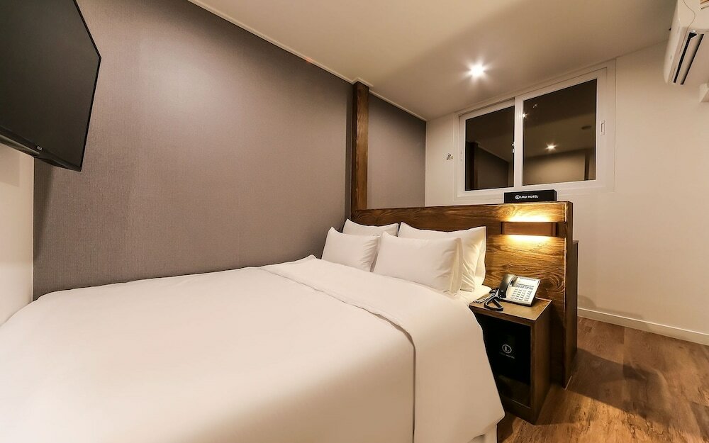 Фото Changwon Jinhae Hotel Lrui