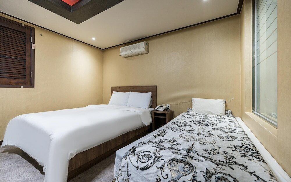 Фото Incheon Black Hole