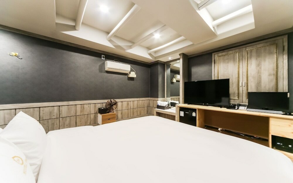 Фото Changwon Sangnamdong Hotel Jm