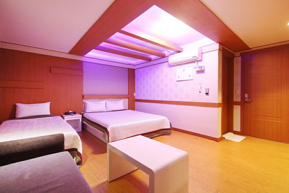 Фото Geojedo Okpo Gallery