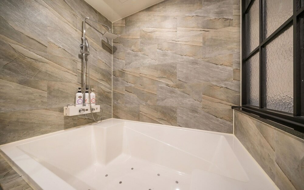 Фото Suwon City Hall Stn Soseol Smith Hotel