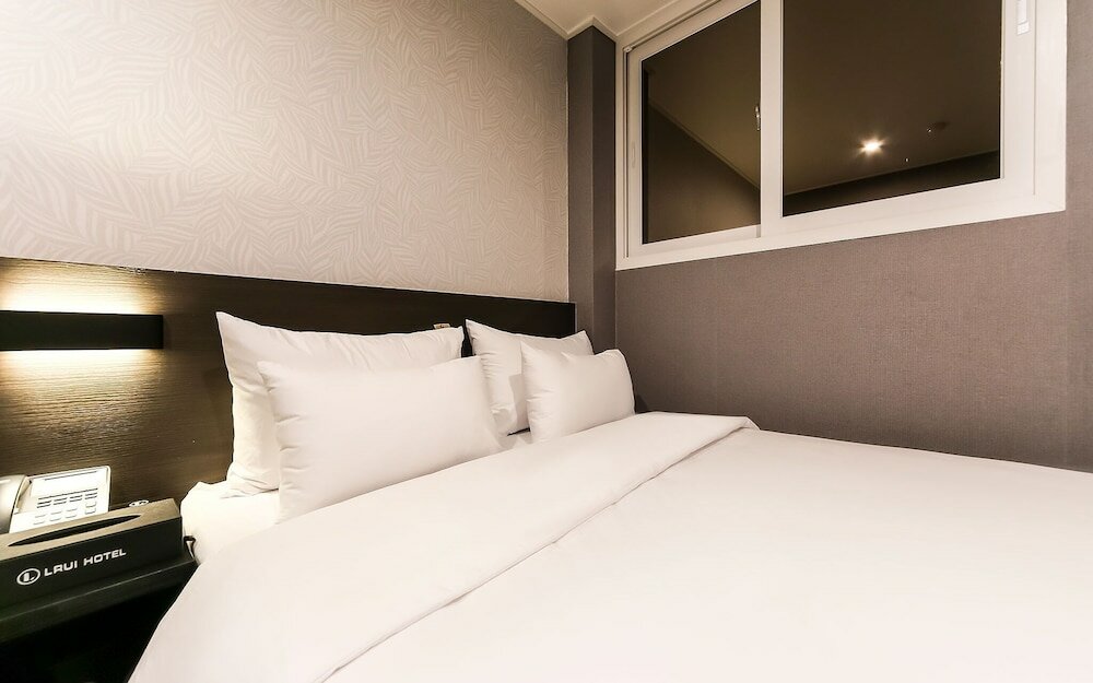 Фото Changwon Jinhae Hotel Lrui