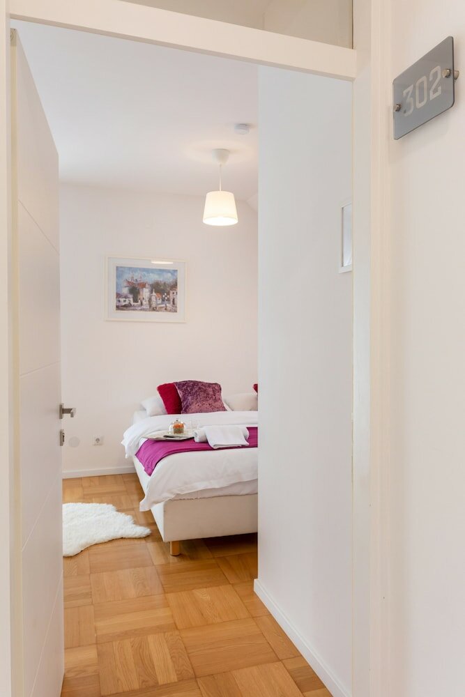 Фото Bright and Cozy Duplex Near City Center