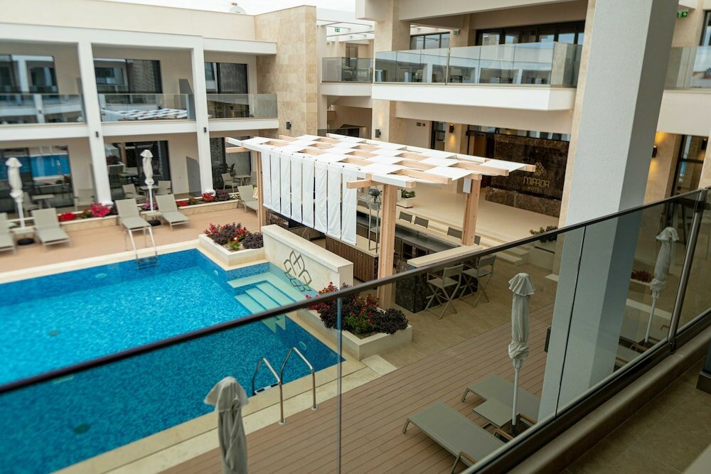 Фото Mirror Hotel