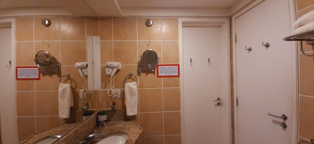 Фото Completo em Hotel Localização Perfeita