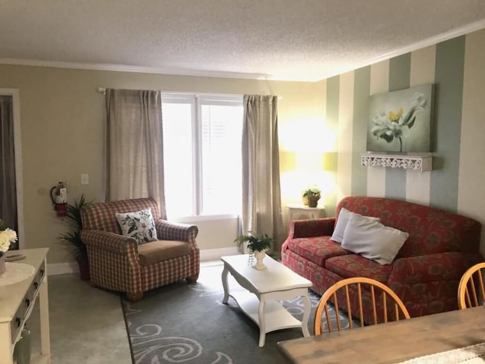 Фото Tropical Enchanted Oaks Villa