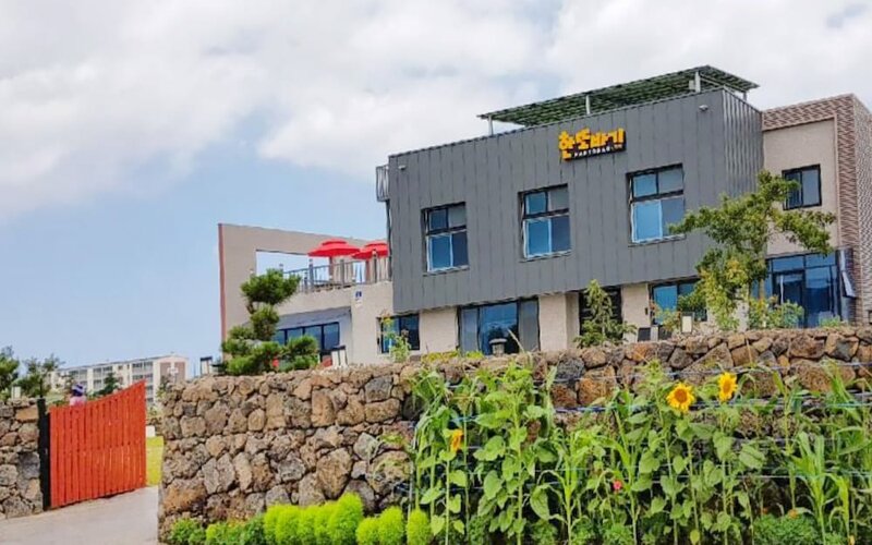 Гостиница Jeju Hanttobagi Guest House
