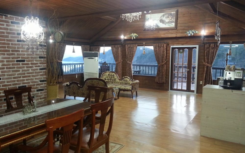 Фото Yeosu Elvino Pension