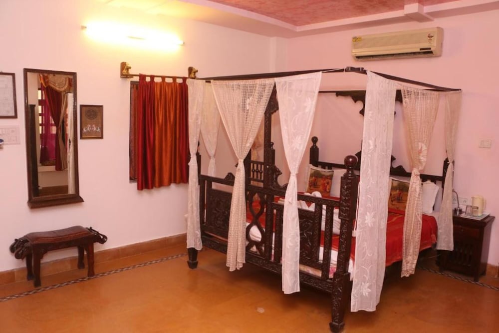 Фото The Elite Castle