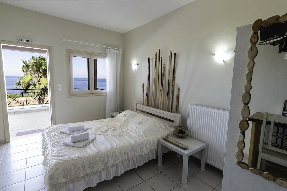 Фото Отель Cavo Petra