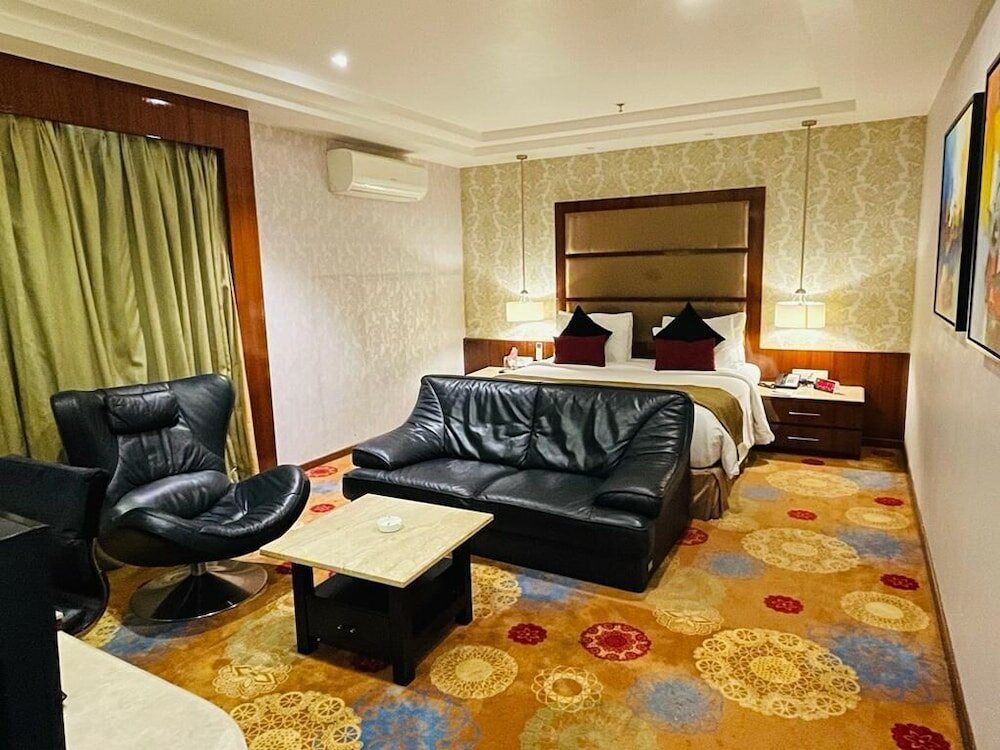 Фото Ramada by Wyndham Ahmedabad