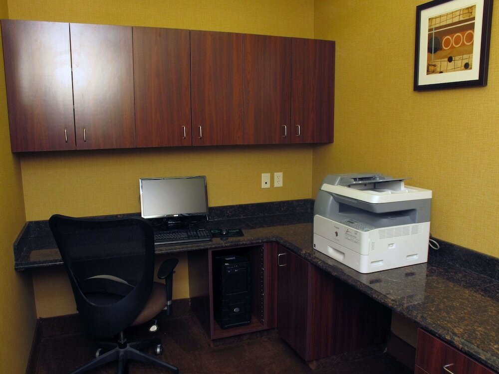 Фото La Quinta Inn & Suites by Wyndham Bismarck