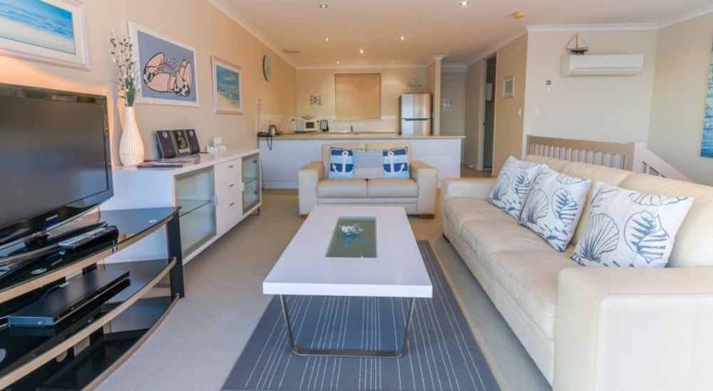 Фото The Bluff Resort Apartments