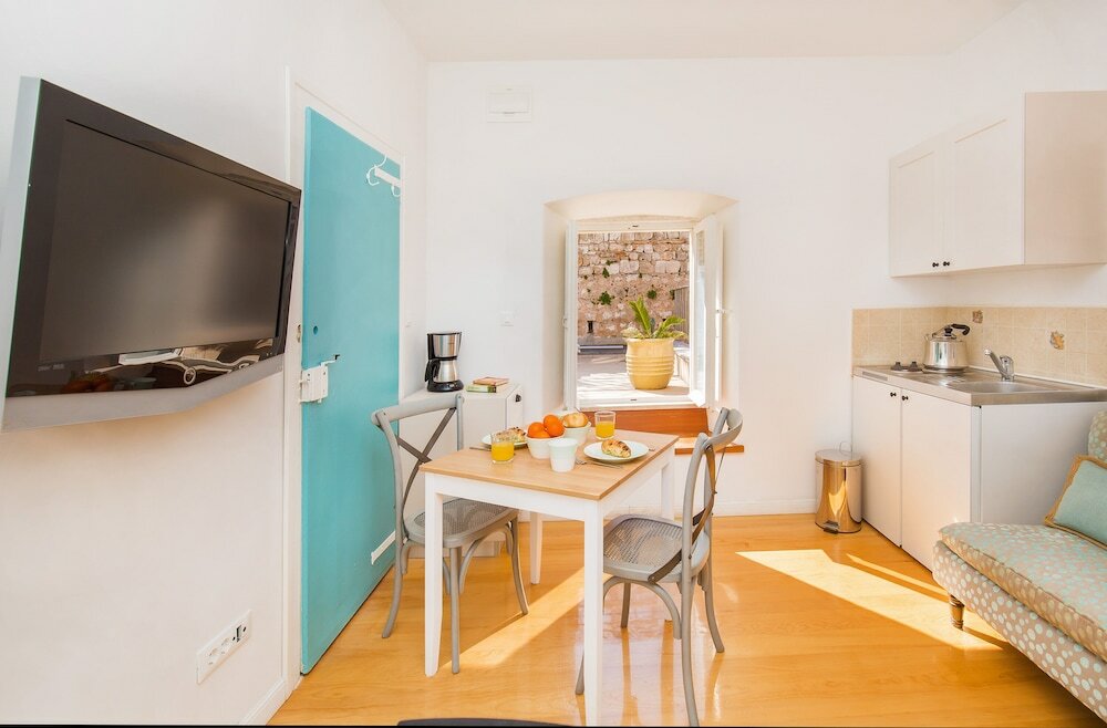 Фото Steps Old Town Apartments by Irundo