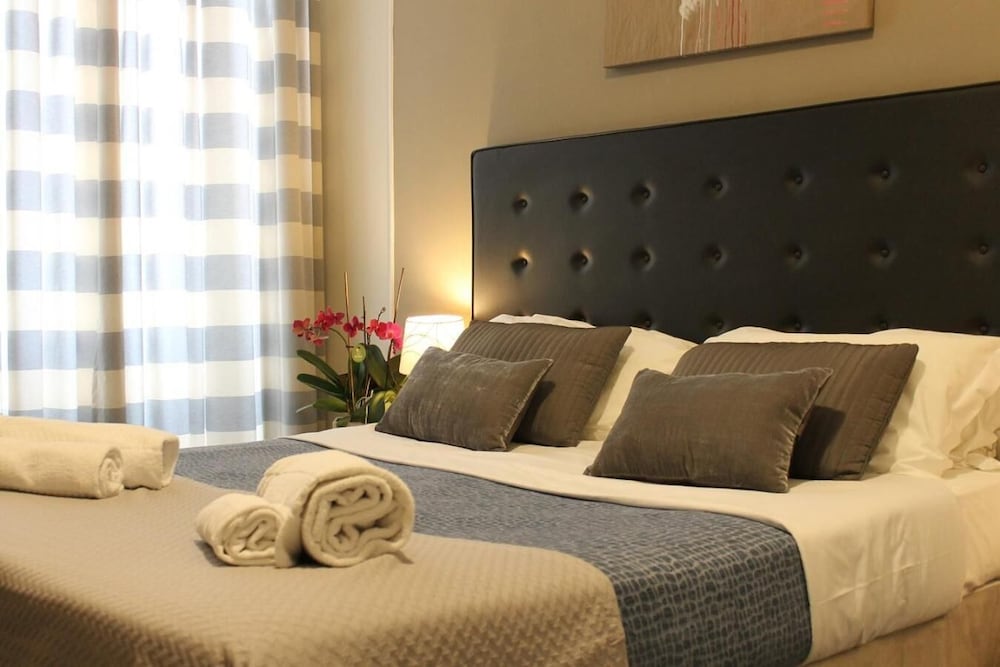 Фото Little Rose Rooms