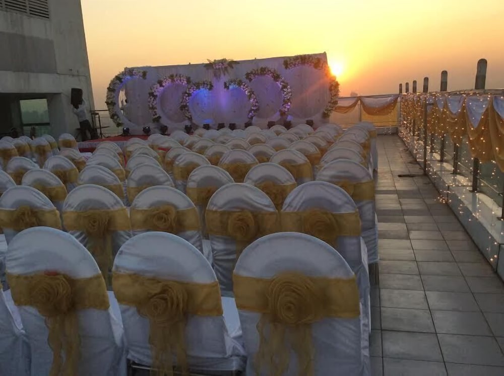 Фото Country Inn & Suites by Radisson, Navi Mumbai