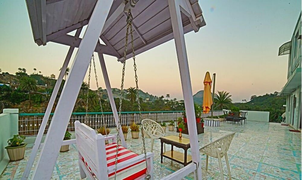 Фото Hotel Karnavati