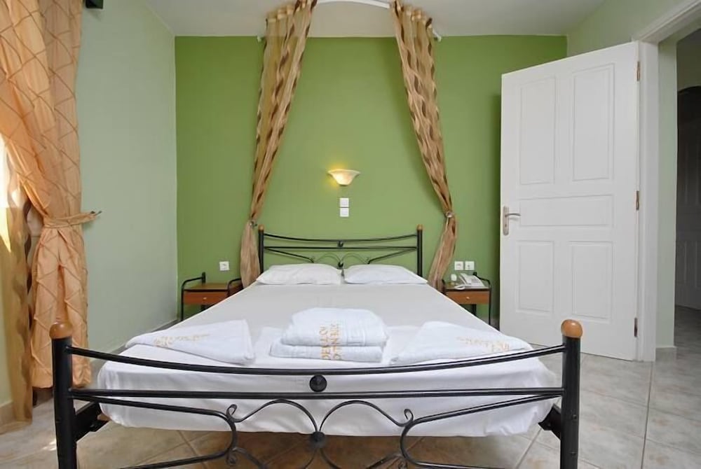 Фото Golden Sun Hotel