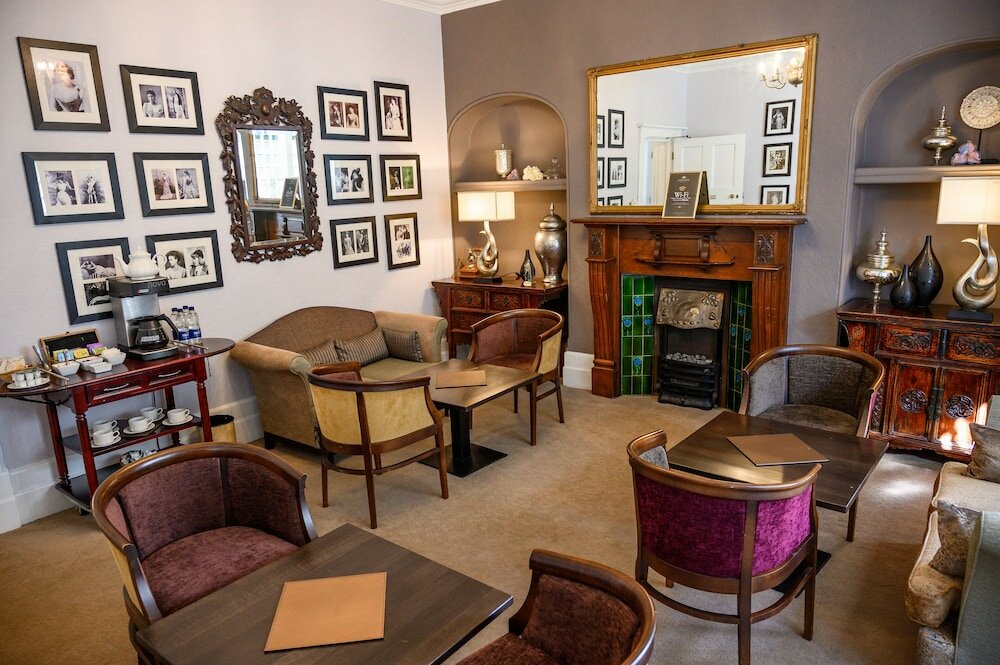 Фото Langtry Manor Hotel