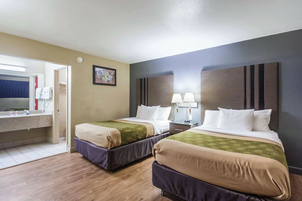 Фото Econolodge Inn & Suites