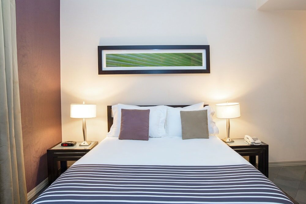 Фото Sandman Suites Vancouver-Davie Street