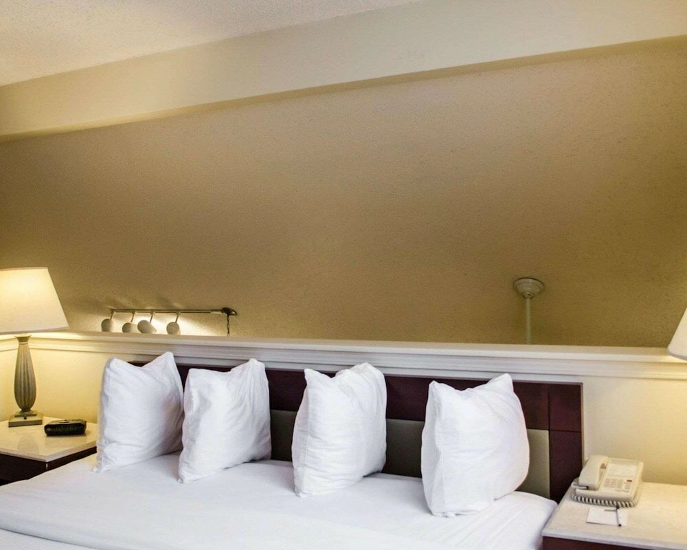 Фото SureStay Studio by Best Western Pensacola