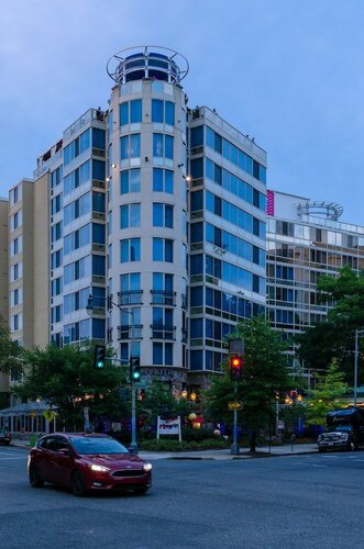Гостиница Beacon Hotel & Corporate Quarters в Арлингтоне