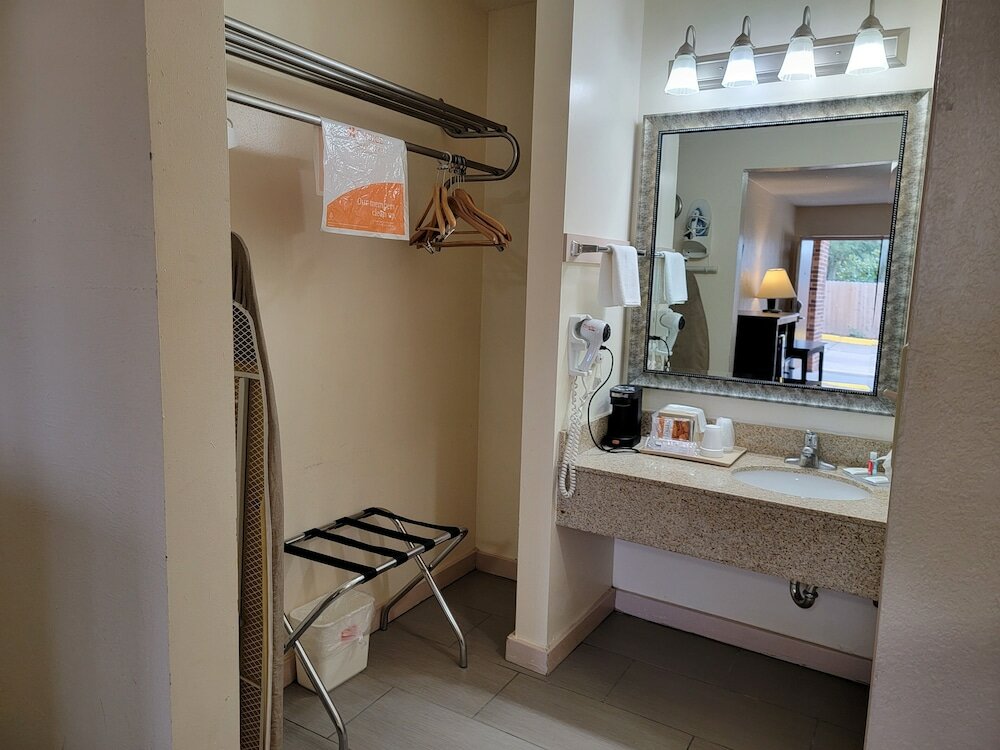 Фото Twin Star Lodge