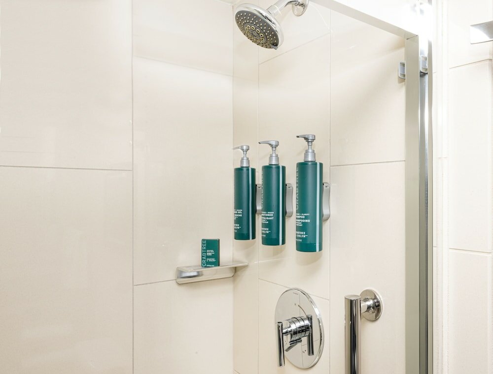 Фото DoubleTree by Hilton Hotel Newark Airport