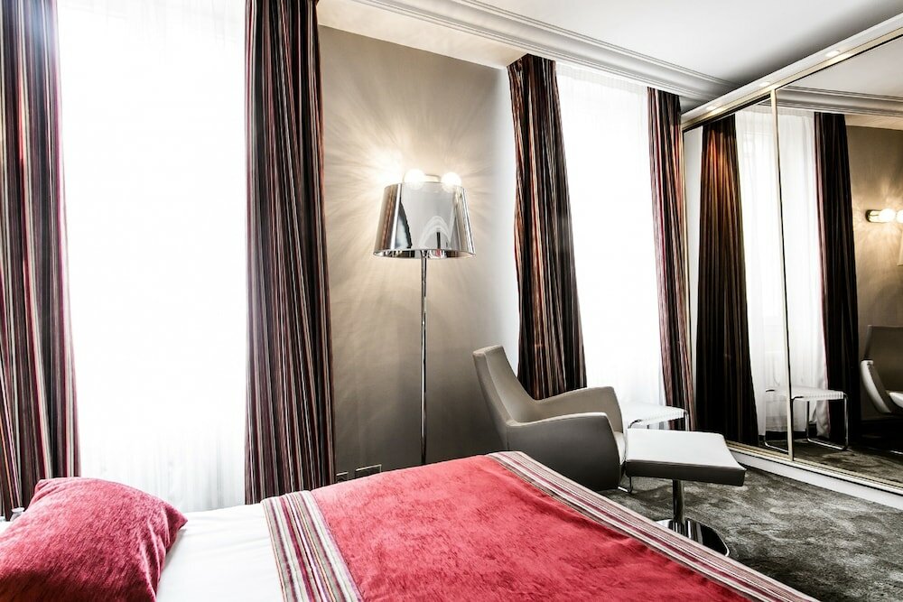 Фото Hostellerie Du Chapeau Rouge