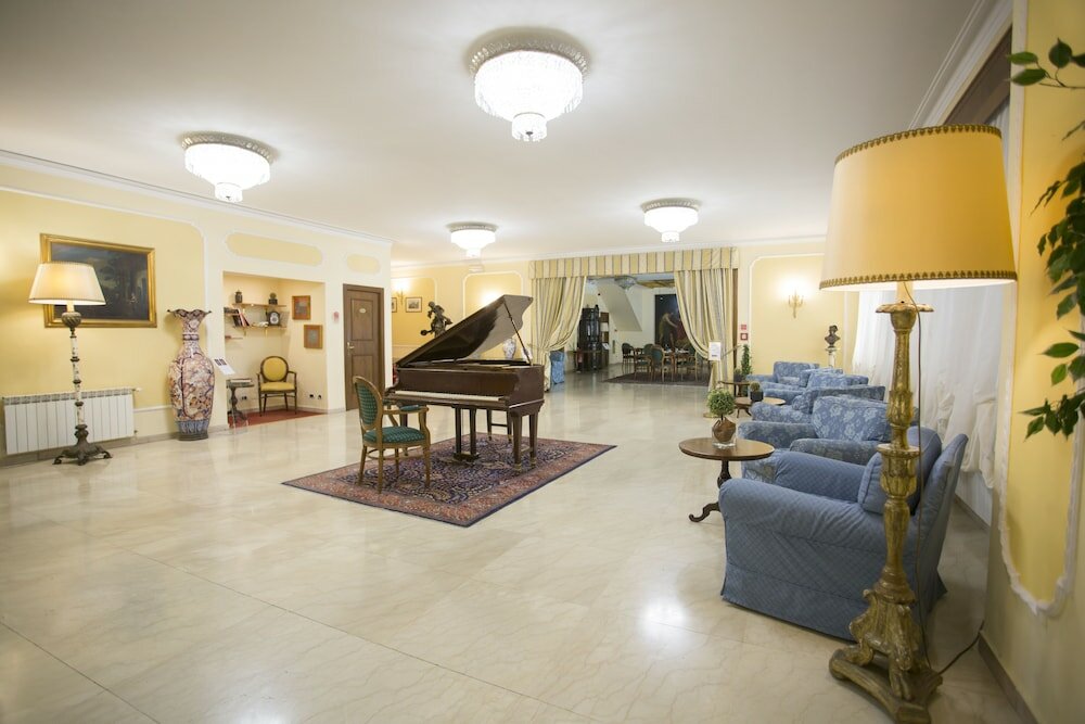 Фото Hotel Napoleon