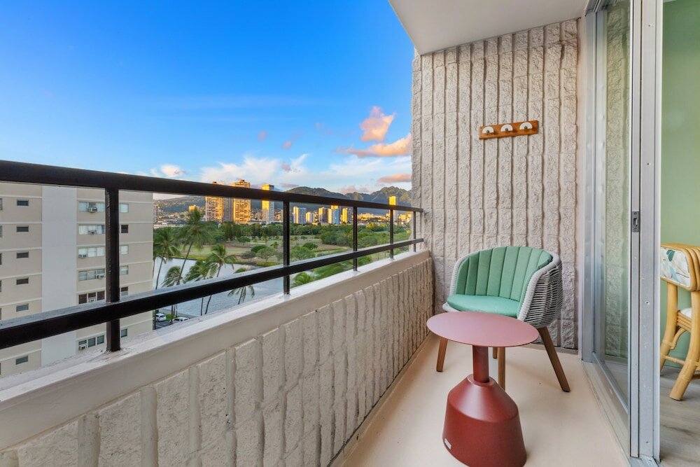 Фото Waikiki Sand Villa Hotel