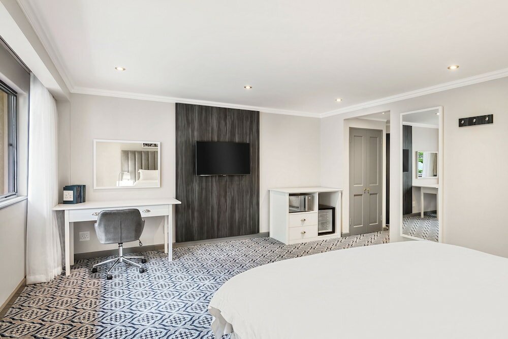 Фото Protea Hotel by Marriott Johannesburg Balalaika Sandton